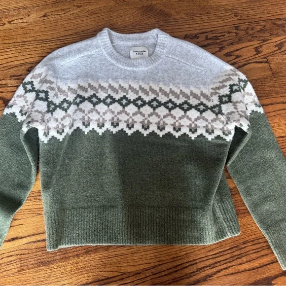 NWT The A&F Madeline Crew Sweater - Picture 2 of 4